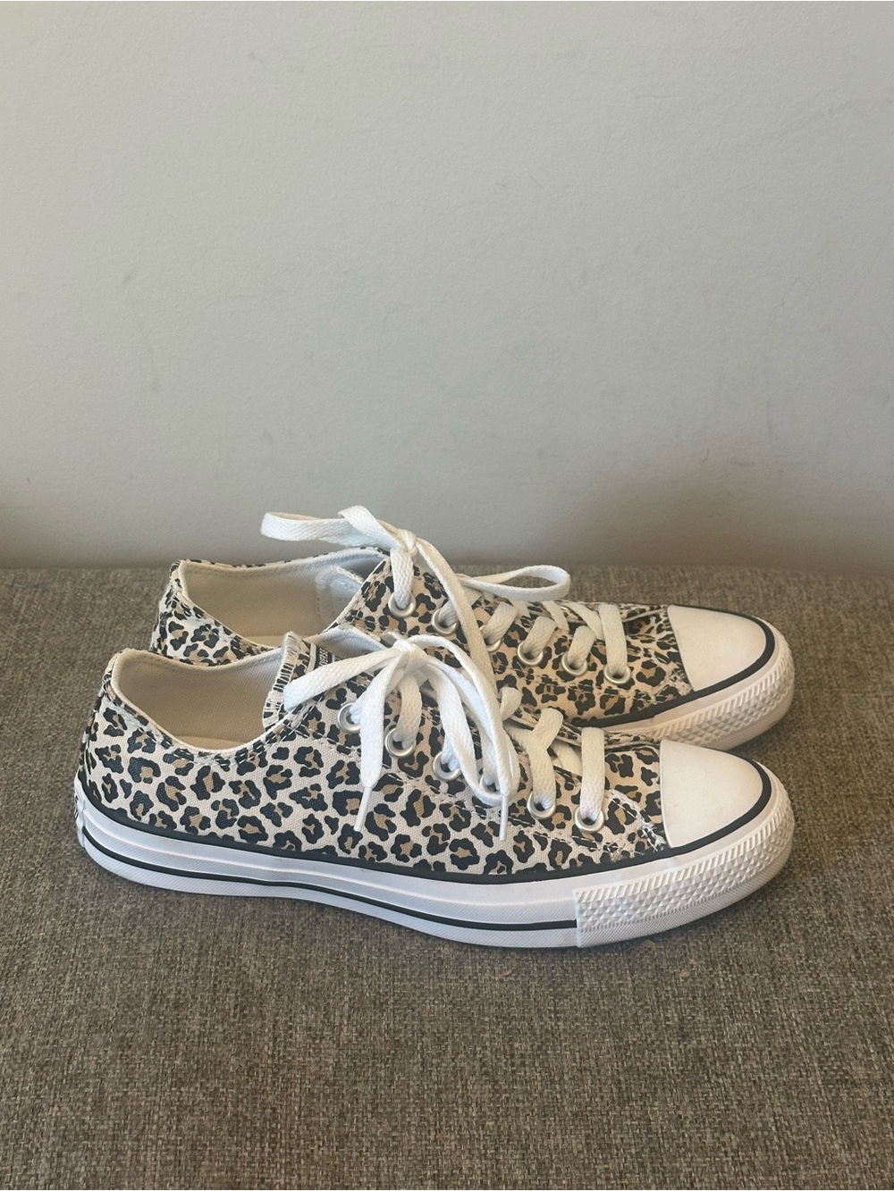 Converse Chuck Taylor All Star Animal Print Low-Top Sneakers white leopard Sz 7